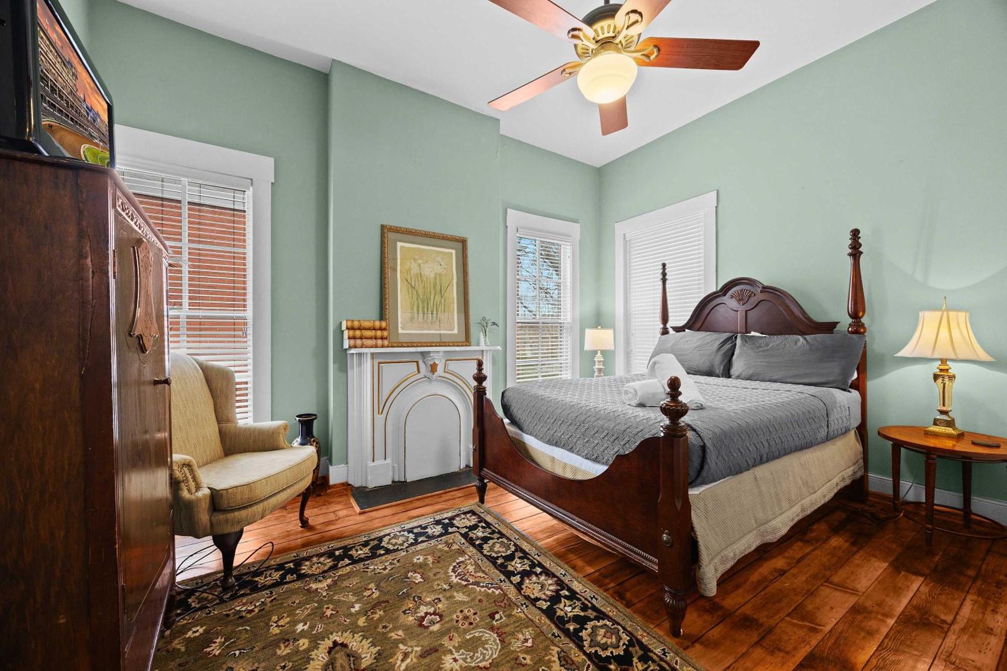Holiday home Perfect Retreat In The Heart Of Louisville